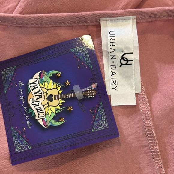 #237 Urban Daisy ya ya gurls, Colette oversized top size large - Picture 9 of 10